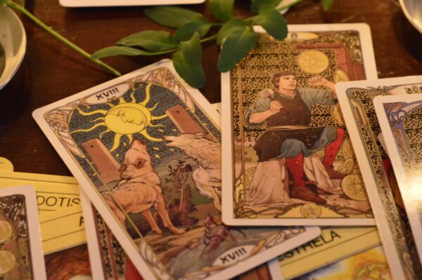 Previsão de Seis Meses com Tarot